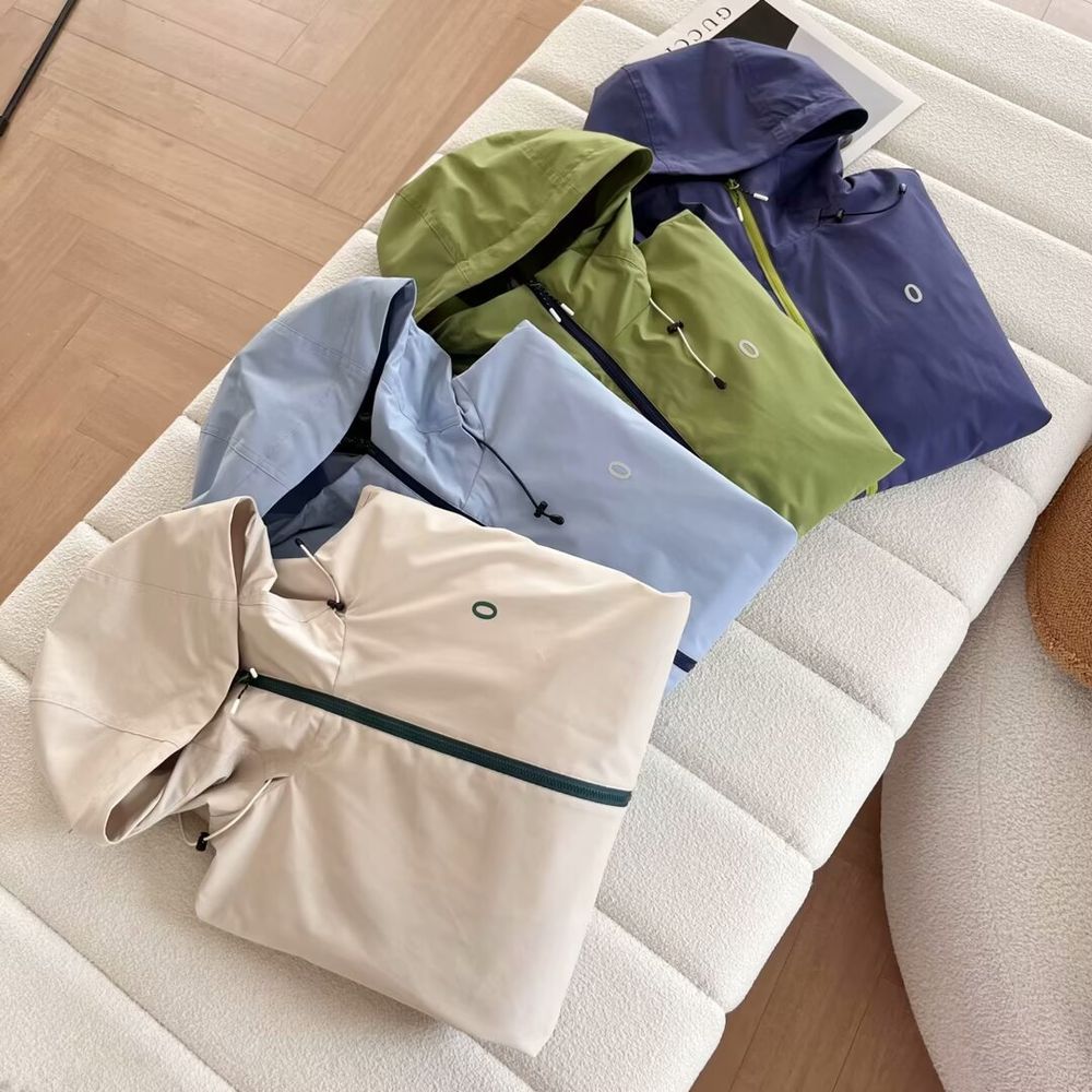 Men's Casual Outdoor Hooded Waterproof Jacket